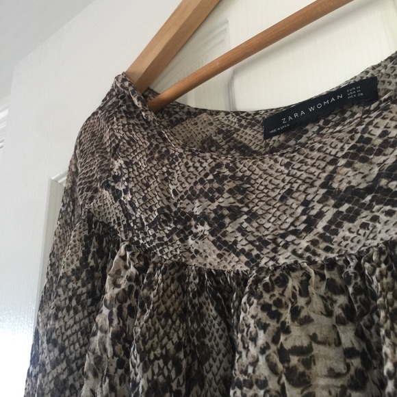 Zara snake python print sheet blouse - sz M - Picture 5 of 8